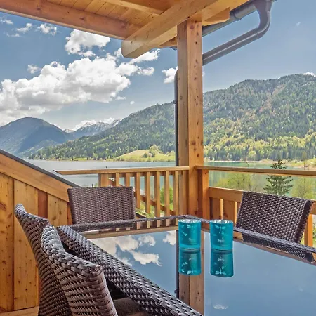 Lackner Mit Seeblick Rum i privatbostad