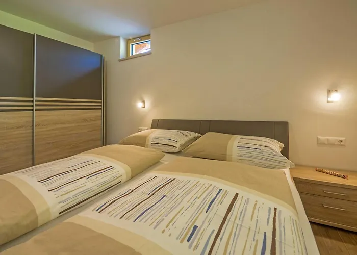 Lackner Mit Seeblick