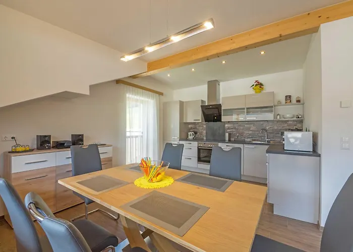 Lackner Mit Seeblick